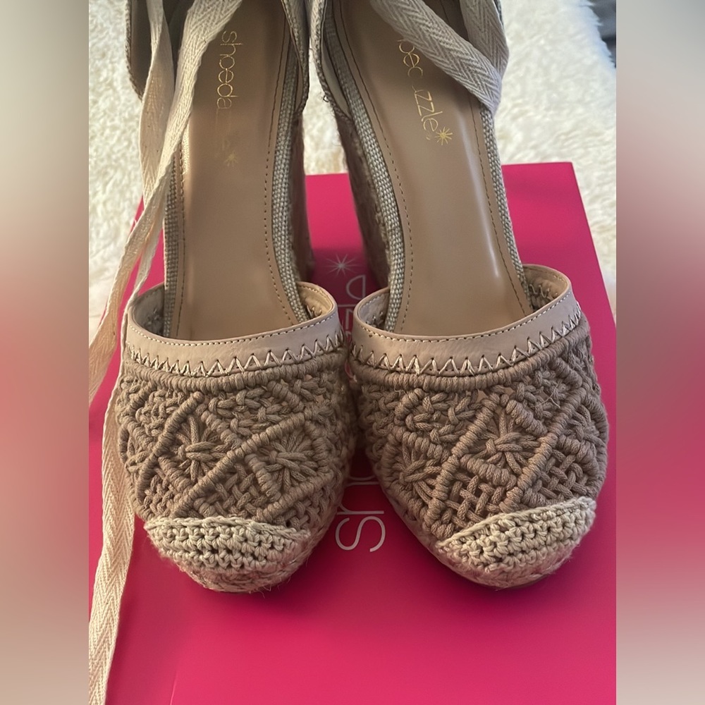 Mauve Fabric Wedges With Wicker Bottom - image 2